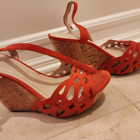 BCBG platform sandals in great condition - Picture 5 of 6